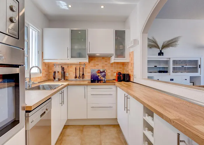 Διαμέρισμα Bellarosa Sunset Ocean View In With Airco, Garage